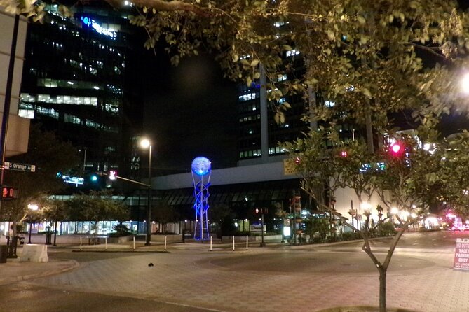 Awesome Scavenger Hunt: Lake Eola's Art Scene & Scenery - Starting at 431 East Central Boulevard