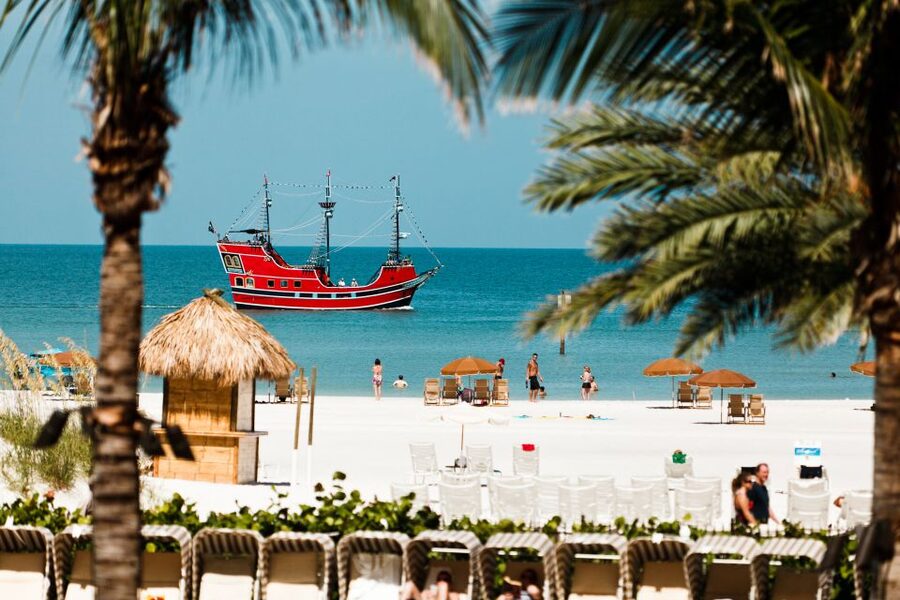 From Orlando: Day Trip to Clearwater Beach with Options - Arriving beside Pier 60