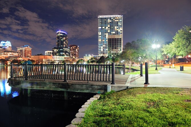 Ghost Hunt in Orlando: Quest Experience - Continue through Wall Street Plaza