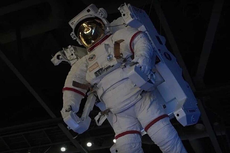 Kennedy Space Center Max 14 Small Group Tour from Orlando - Apollo and Saturn V, where size tells the story