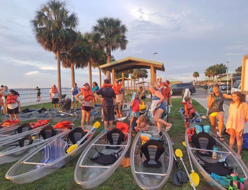 Orlando: Bioluminescence Clear Kayaking or Paddleboarding - A glowing paddle on Florida’s Indian River Lagoon