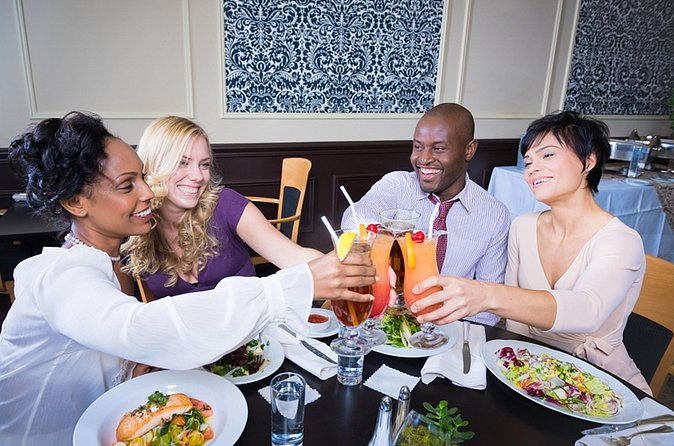 Orlando Discount Card: Eat and Play - Who gets the best value?