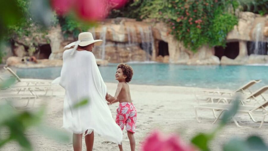 Orlando: Discovery Cove Admission Ticket & Additional Parks - Food, snacks, and drinks throughout the day