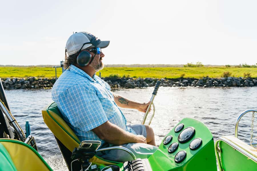 Orlando: Florida Everglades Wildlife Airboat Tour - Alligator spotting without a guarantee