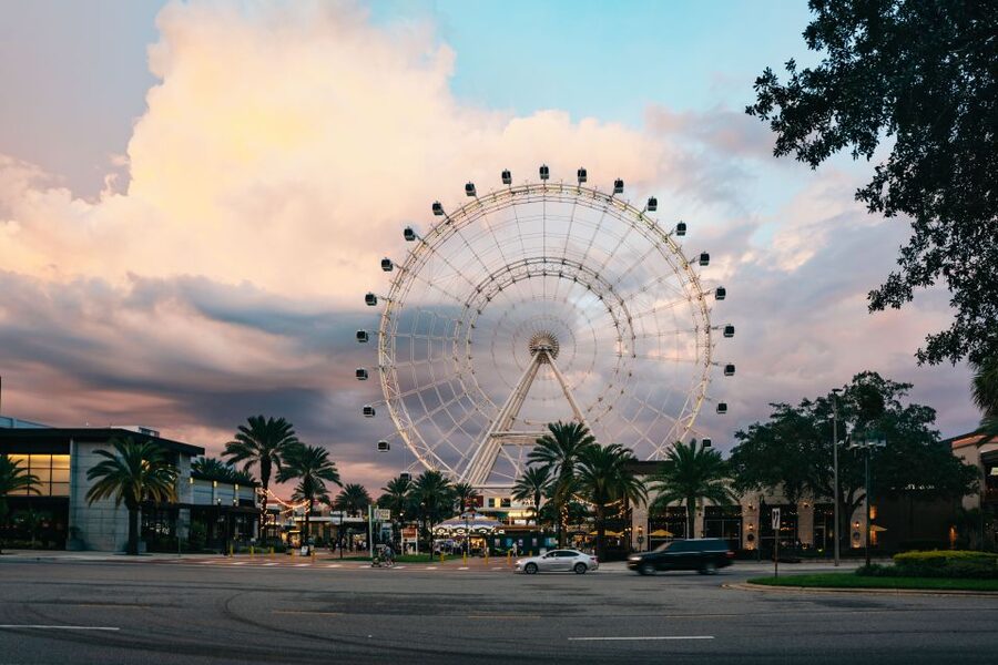 Orlando: I-Ride Trolley Hop-on Hop-off Pass - International Drive by trolley, one stop at a time