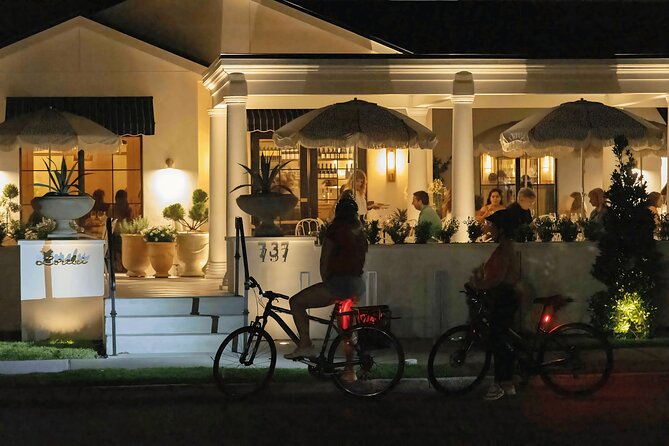 Orlando Night Bike Tour: A Fun Ride Thru the City’s Nightlife - Lake Eola brings back the quieter views