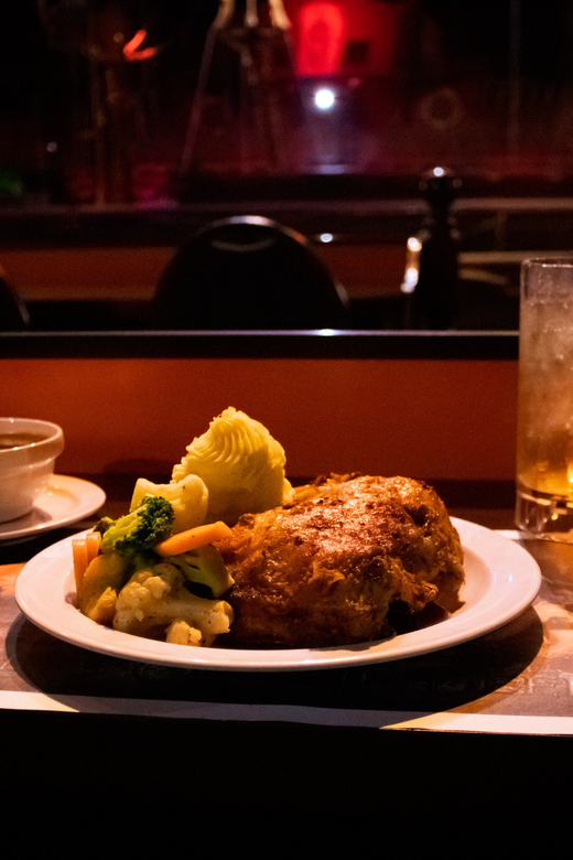 Orlando: Pirates Adventure Dinner Show with Drinks - The 90-minute dinner show