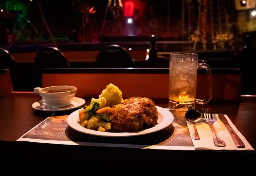 Orlando: Pirates Adventure Dinner Show with Drinks - Booking, arrival, and cancellation tips
