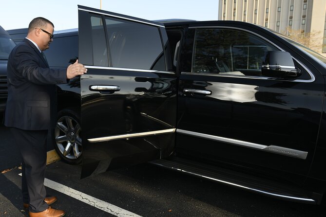 Port Canaveral to Orlando Airport MCO and Hotels Private Transfer - Finding your driver at MCO or a hotel