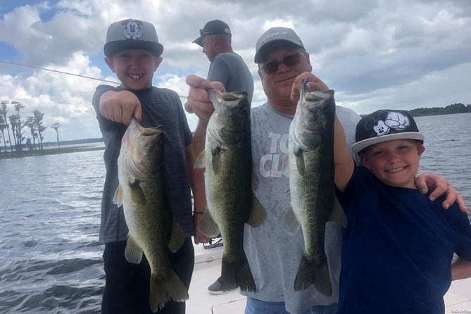 Private Orlando Fishing Charter on Butler Chain of Lakes (4, 6, 8, or 12-Hours) - Working the clear waters of the Butler Chain